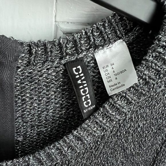 Forever 21 Divided Gray Silver Sparkly Metallic Crew Neck Sweater 4 - Picture 2 of 5